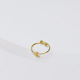 Gouden maantjes ring gemaakt van staal simpele details